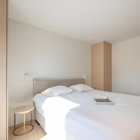 Luxurious Modern Escape Near & Shopping * Knokke-Heist
