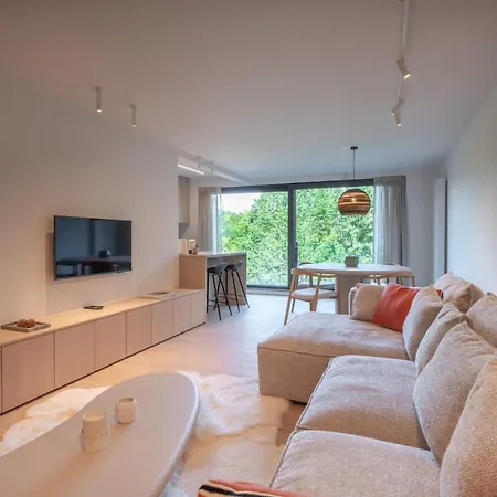 Luxurious Modern Escape Near & Shopping *