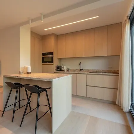 Luxurious Modern Escape Near & Shopping Apartamento